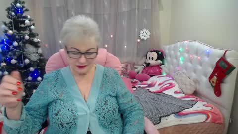 kaylesmoll online show from December 2024 05:28:02 AM