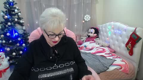 kaylesmoll online show from December 2024 02:32:02 AM