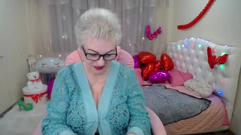 kaylesmoll online show from February 2025 05:18:02 AM