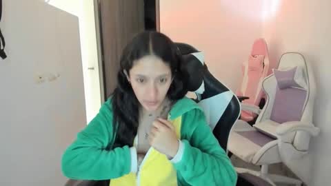 Snapshot of kaylie_xxx chatting on October 2025 11:07:02 AM kaylie online show from October 2025 11:07:02 AM