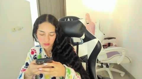 Snapshot of kaylie_xxx chatting on October 2025 02:37:02 PM kaylie online show from October 2025 02:37:02 PM