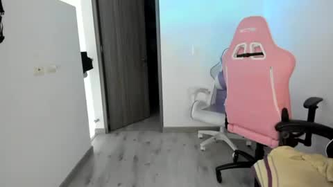 Snapshot of kaylie_xxx chatting on October 2025 12:04:02 PM kaylie online show from October 2025 12:04:02 PM