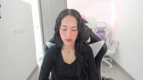 Snapshot of kaylie_xxx chatting on October 2025 01:20:02 PM kaylie online show from October 2025 01:20:02 PM