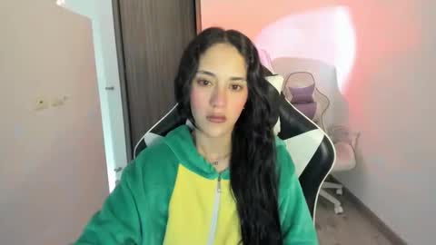 Snapshot of kaylie_xxx chatting on October 2025 11:00:01 AM kaylie online show from October 2025 11:00:01 AM