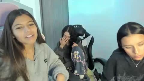 Snapshot of kaylie_xxx chatting on October 2025 08:44:01 PM kaylie online show from October 2025 08:44:01 PM