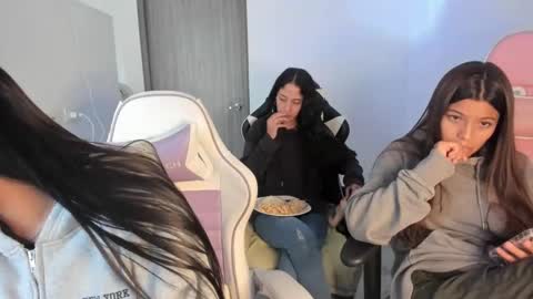 Snapshot of kaylie_xxx chatting on October 2025 08:52:01 PM kaylie online show from October 2025 08:52:01 PM