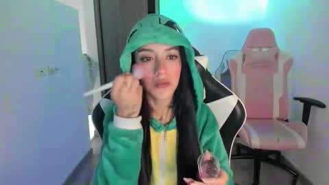 Snapshot of kaylie_xxx chatting on October 2025 10:52:02 AM kaylie online show from October 2025 10:52:02 AM