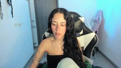 Snapshot of kaylie_xxx chatting on November 2025 02:22:01 AM kaylie online show from November 2025 02:22:01 AM