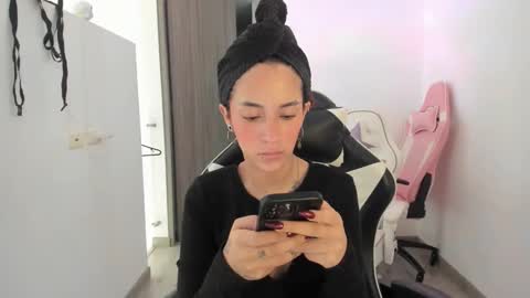 Snapshot of kaylie_xxx chatting on November 2025 05:35:02 PM kaylie online show from November 2025 05:35:02 PM