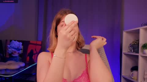 Snapshot of kaylisse chatting on November 2025 06:35:01 AM Hi Im Arina 3 online show from November 2025 06:35:01 AM