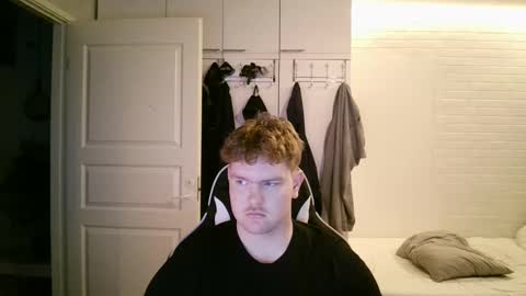 Snapshot of kayttajaviides5 chatting on November 2025 07:40:01 AM Aatu online show from November 2025 07:40:01 AM