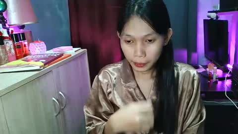 Snapshot of kc_slutmoree chatting on November 2025 04:44:02 AM Its me Cora online show from November 2025 04:44:02 AM