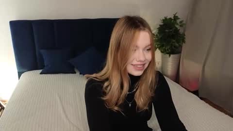 Snapshot of kebesheska chatting on October 2025 08:45:02 AM Seb Polly Roxy Jonny online show from October 2025 08:45:02 AM