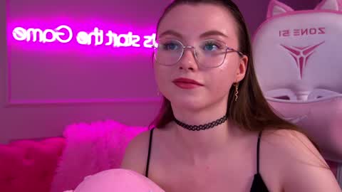 Keira online show from February 2025 12:37:02 PM
