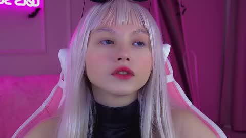 Keira online show from October 2025 07:04:02 PM