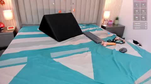 Keisha online show from November 2025 07:44:02 AM