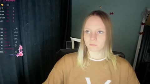 Kelly online show from November 2025 01:44:01 PM