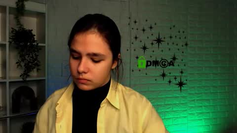 kelly_may1 online show from November 2025 10:35:02 AM