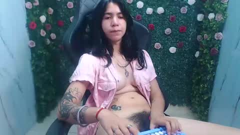 Snapshot of kelly_queenpussy chatting on October 2025 07:03:01 PM KEY online show from October 2025 07:03:01 PM