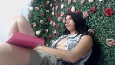 Snapshot of kelly_queenpussy chatting on October 2025 06:37:01 PM KEY online show from October 2025 06:37:01 PM