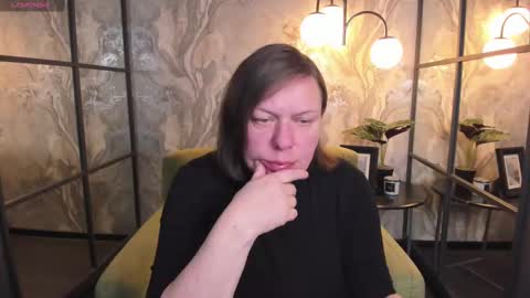 Kelly online show from February 2025 01:22:01 PM
