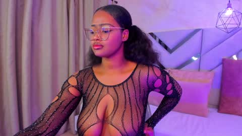 Snapshot of kellyy_cooper chatting on December 2024 05:20:01 AM Kelly online show from December 2024 05:20:01 AM