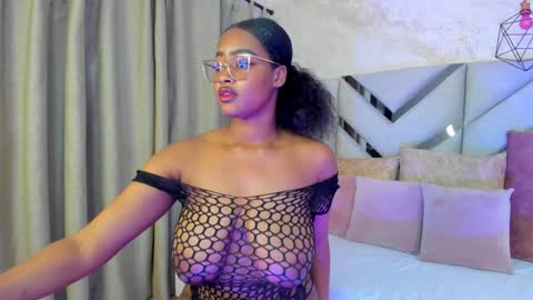 Snapshot of kellyy_cooper chatting on January 2025 05:26:02 AM Kelly online show from January 2025 05:26:02 AM