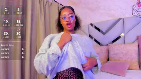 Snapshot of kellyy_cooper chatting on February 2025 08:52:02 AM Kelly online show from February 2025 08:52:02 AM