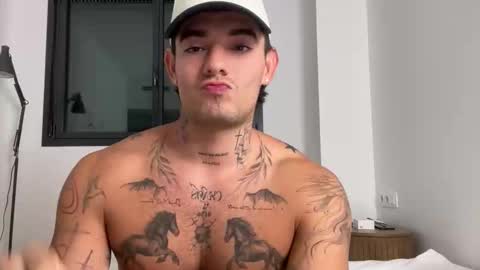 Snapshot of kenboyea_ chatting on October 2025 03:31:02 PM luis carlos esteban online show from October 2025 03:31:02 PM