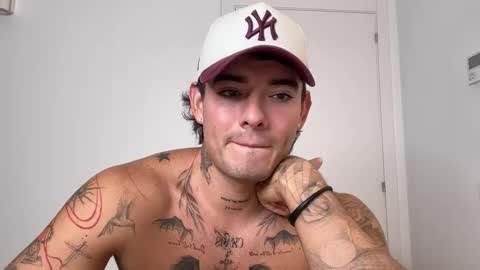 Snapshot of kenboyea_ chatting on October 2025 04:51:02 PM luis carlos esteban online show from October 2025 04:51:02 PM