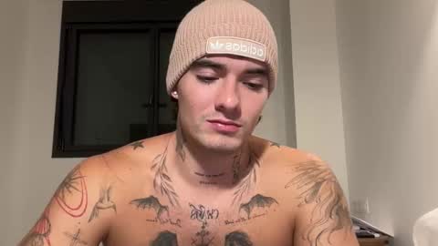 Snapshot of kenboyea_ chatting on October 2025 04:52:01 PM luis carlos esteban online show from October 2025 04:52:01 PM