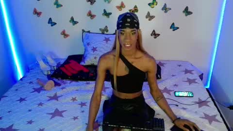 kendallgil online show from January 2025 04:22:02 AM