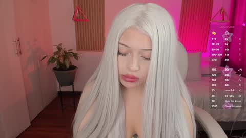 Kendall  online show from October 2025 08:22:01 PM