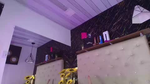 Kendall online show from October 2025 03:34:01 PM