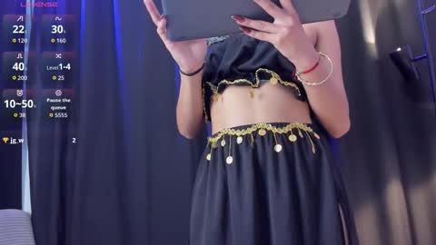 kendra_moretti2 online show from October 2025 10:01:01 PM