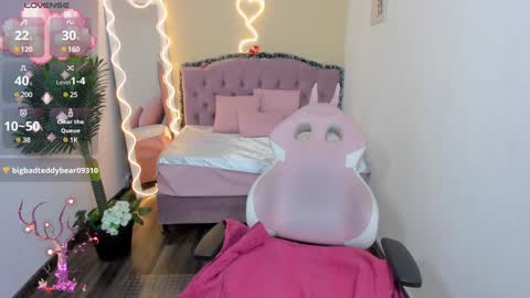 Snapshot of kendra_tay chatting on December 2024 06:14:01 AM kendra online show from December 2024 06:14:01 AM