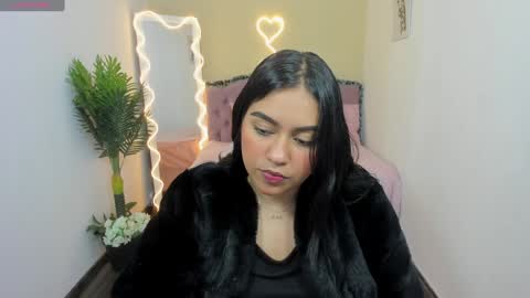 Snapshot of kendra_tay chatting on January 2025 03:29:02 AM kendra online show from January 2025 03:29:02 AM