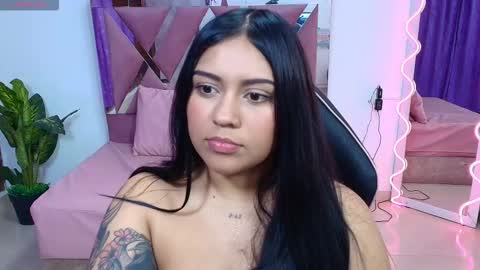 Snapshot of kendra_tay chatting on October 2025 03:53:02 AM kendra online show from October 2025 03:53:02 AM