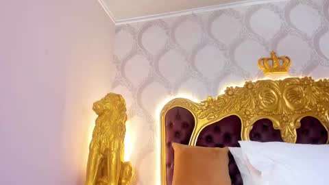 Snapshot of kendralholson chatting on October 2025 04:53:02 AM Kendral online show from October 2025 04:53:02 AM