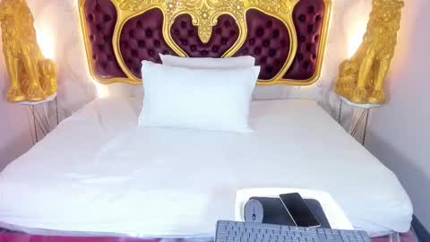 Snapshot of kendralholson chatting on October 2025 04:35:02 AM Kendral online show from October 2025 04:35:02 AM