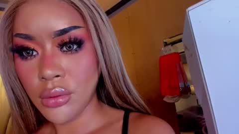 CrimsonWhisper online show from October 2025 09:07:02 AM