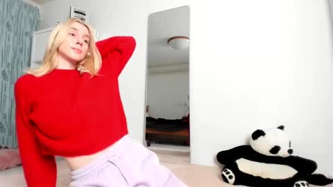 Kenzie online show from December 2024 04:54:02 AM