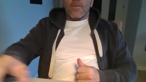 Snapshot of kermitgp3 chatting on December 2025 03:49:02 PM Anton online show from December 2025 03:49:02 PM