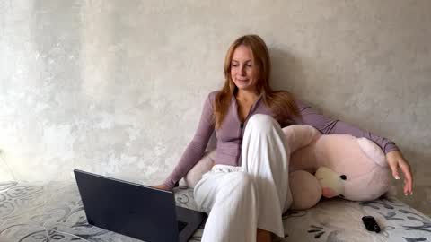 Elizabeth online show from November 2025 01:16:01 AM