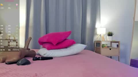 Snapshot of kettybelly chatting on November 2025 09:24:02 PM kettyIm a simple girl who likes gifts Lovense is activeThere are legends that in this room all your wish can come true online show from November 2025 09:24:02 PM