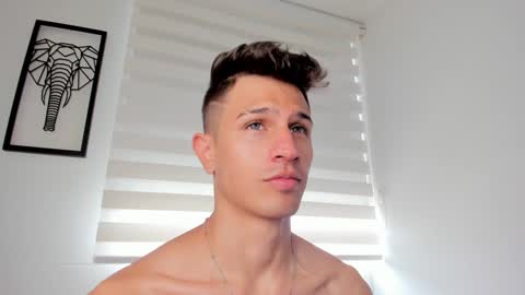Snapshot of kevin_ahs1 chatting on December 2024 04:52:01 PM Kevin Ahs online show from December 2024 04:52:01 PM