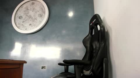 Kevin online show from October 2025 04:49:01 PM