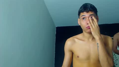 Snapshot of kevin_marlon chatting on March 2025 12:04:02 PM Kevin y marlon online show from March 2025 12:04:02 PM