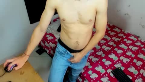 Snapshot of kevinkewma chatting on September 2025 12:10:01 PM kevinkewma online show from September 2025 12:10:01 PM