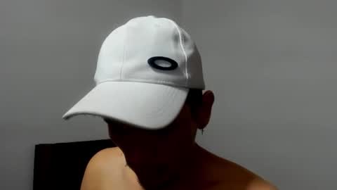 Snapshot of kevinkewma chatting on October 2025 12:28:01 PM kevinkewma online show from October 2025 12:28:01 PM